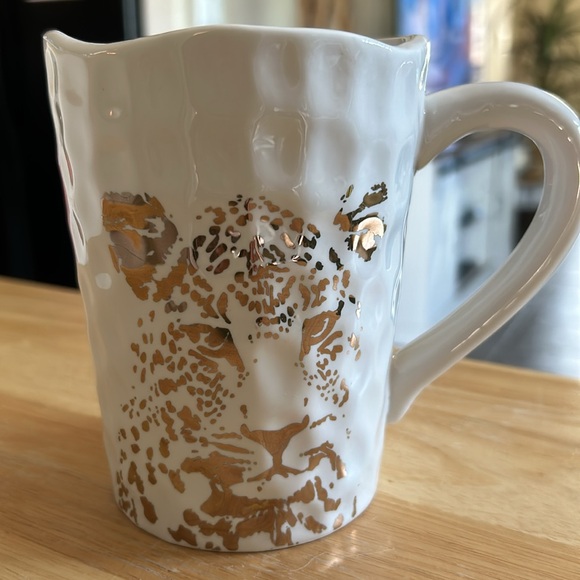 "FEARLESS TIGER" GOLD METALLIC ACCENT CERAMIC MUG - Picture 2 of 4